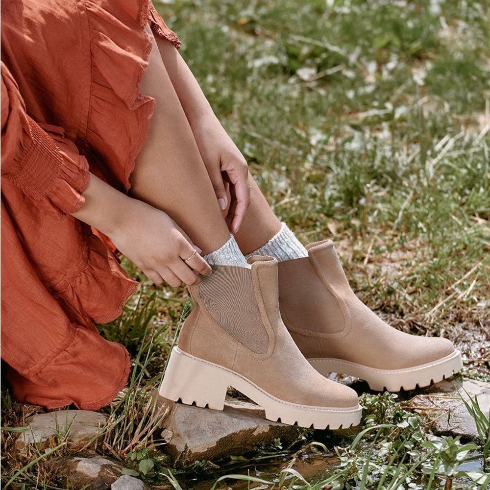 Dolce Vita Hawk H20 Wide Booties Mushroom Suede 8.5 🌺